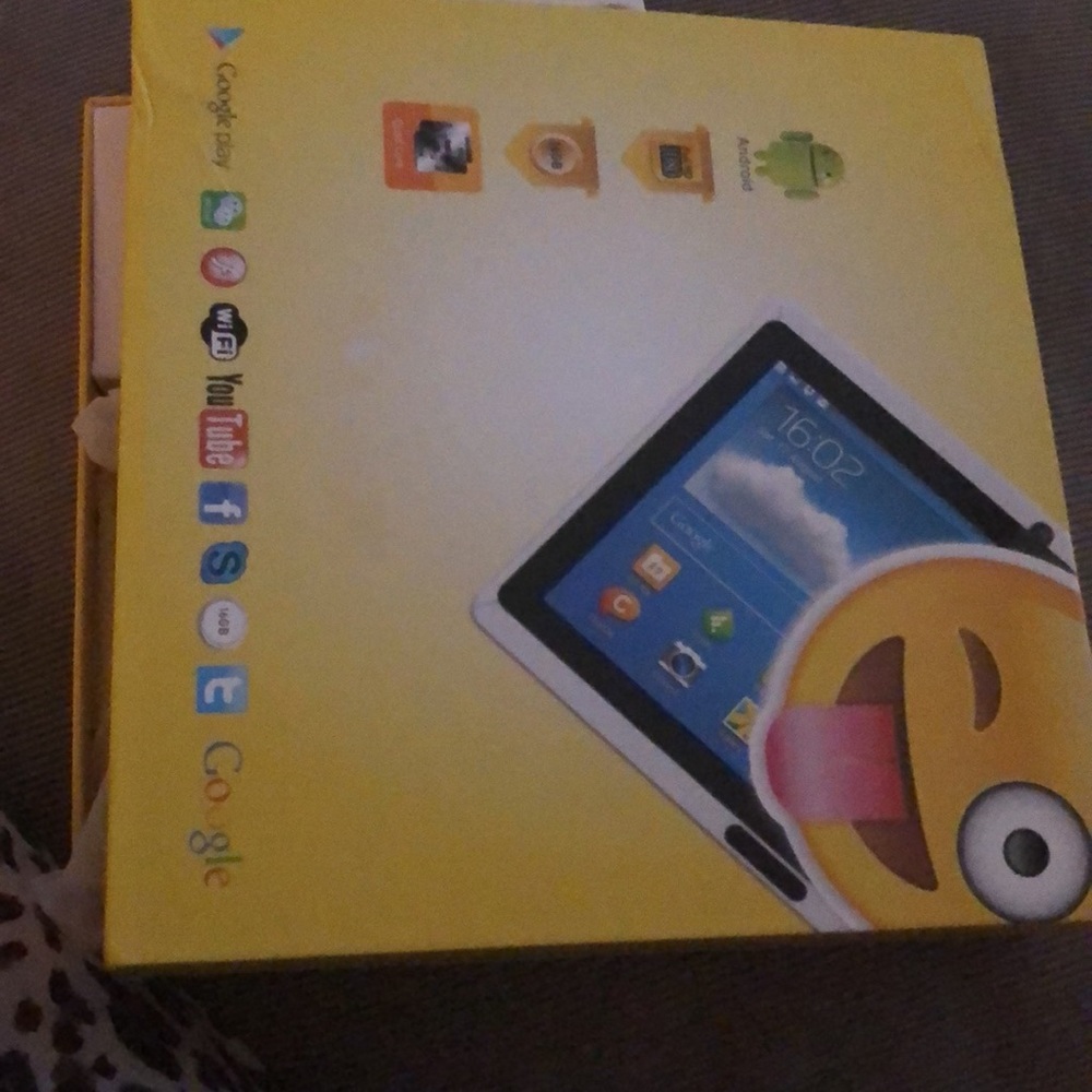 Brand new! Android tablet - Picture 2 of 3